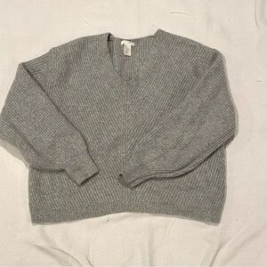H&M V neck sweater